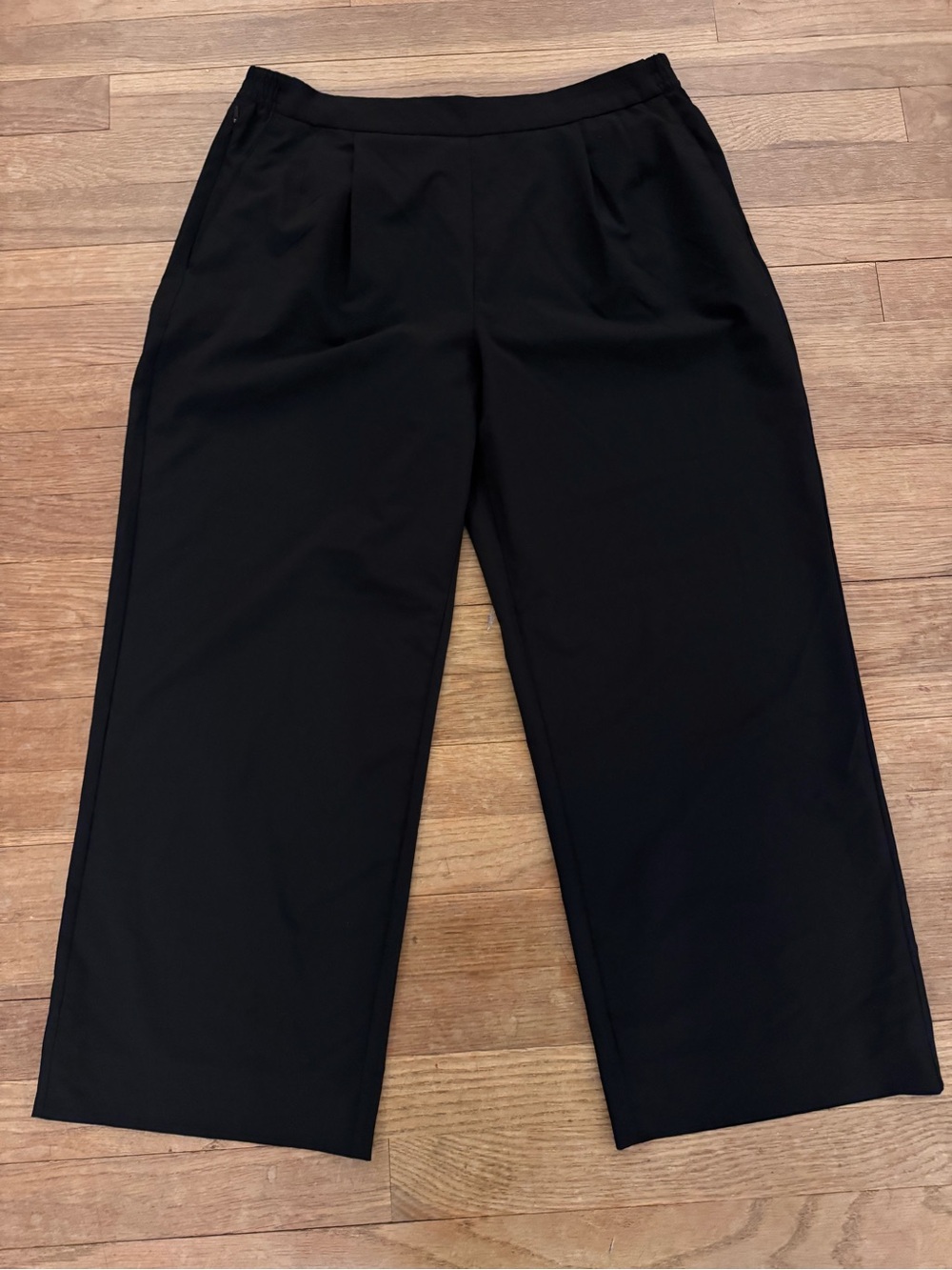 BR Standard Women's Black Pleated Wide Leg Crop Pants - Size M
 b22